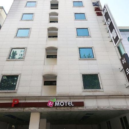 Lee Motel Yeosu Buitenkant foto
