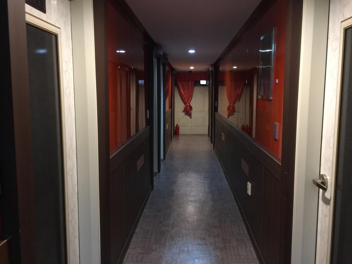 Lee Motel Yeosu Buitenkant foto